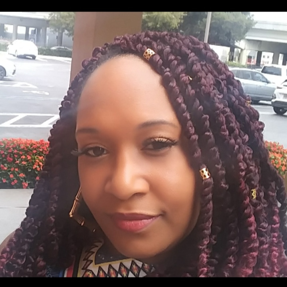 Meet your Posher, Charlynn